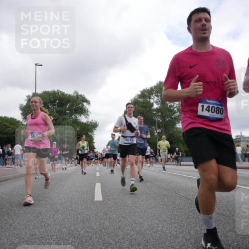 29.06.2025 - hella hamburg halbmarathon Luisa Fischer http://msf.ph/oto/8485913 29.06.2025 10:52:21 Kennedybrücke 55, 9341, 18782, 16935, 14080, 14, 1142, 1626, 2475, 3086, 3383, 3661, 5551, 7931, 8549, 8759, 8760, 9341, 10204, 10479 meine-sportfotos.de