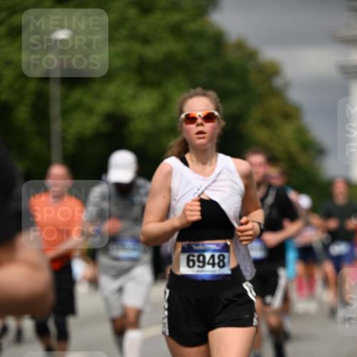 29.06.2025 - hella hamburg halbmarathon Dr. Thomas Lammeyer http://msf.ph/oto/8485942 29.06.2025 10:21:05 Kennedybrücke 1117, 1240, 1403, 1602, 1825, 2908, 3088, 3450, 3622, 5037, 5390, 5995, 6126, 6128, 6328, 6488, 6522, 6941, 6948, 7114, 7115, 7257, 7345, 7360, 7376, 7928, 8513, 8619, 8895, 8983, 9208, 9259, 9675, 10165, 10314, 10317, 10320, 10377, 10391, 10592, 10735, 10926, 11335, 11410 meine-sportfotos.de