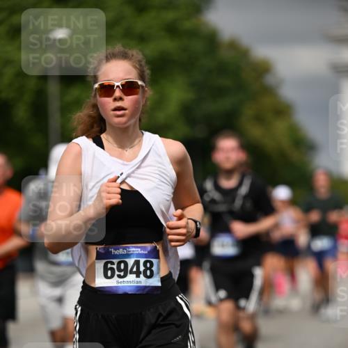 29.06.2025 - hella hamburg halbmarathon Dr. Thomas Lammeyer http://msf.ph/oto/8486027 29.06.2025 10:21:06 Kennedybrücke 1117, 1137, 1240, 1403, 1825, 2908, 3088, 3450, 3622, 5037, 5390, 5995, 6126, 6128, 6328, 6488, 6522, 6941, 6948, 7114, 7115, 7257, 7345, 7360, 7376, 8513, 8895, 8983, 9208, 9259, 9675, 10165, 10314, 10317, 10320, 10377, 10391, 10592, 10735, 10926, 11335, 11410 meine-sportfotos.de