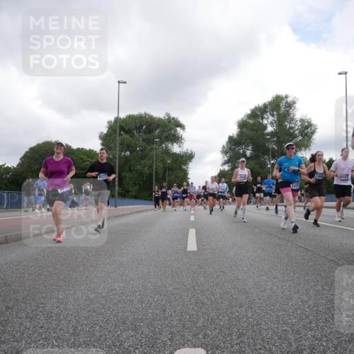 29.06.2025 - hella hamburg halbmarathon Luisa Fischer http://msf.ph/oto/8486063 29.06.2025 10:52:25 Kennedybrücke 8521, 3224, 1626, 13565, 8383, 18453, 1626, 2475, 2527, 3086, 3232, 3383, 3661, 4403, 5551, 6497, 7931, 7936, 8549, 8759, 8760, 9245, 9341, 10204, 10479 meine-sportfotos.de