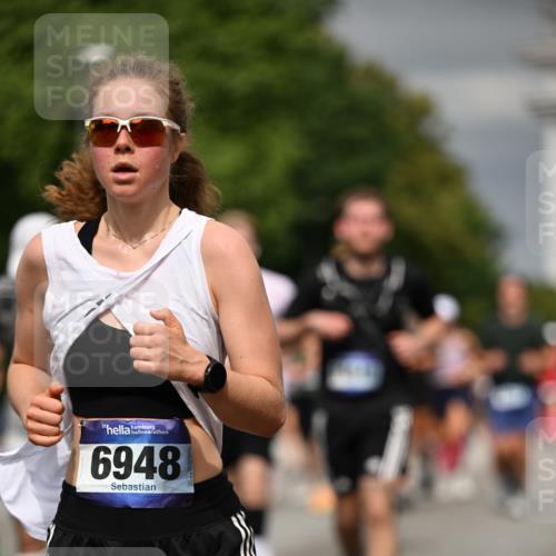29.06.2025 - hella hamburg halbmarathon Dr. Thomas Lammeyer http://msf.ph/oto/8486066 29.06.2025 10:21:06 Kennedybrücke 1117, 1137, 1240, 1403, 1825, 2908, 3088, 3450, 3622, 5037, 5390, 5995, 6126, 6128, 6328, 6488, 6522, 6941, 6948, 7114, 7115, 7257, 7345, 7360, 7376, 8513, 8895, 8983, 9208, 9259, 9675, 10165, 10314, 10317, 10320, 10377, 10391, 10592, 10735, 10926, 11335, 11410 meine-sportfotos.de