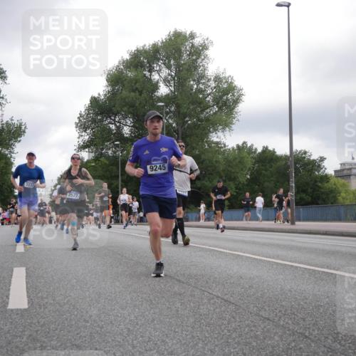 29.06.2025 - hella hamburg halbmarathon Luisa Fischer http://msf.ph/oto/8486191 29.06.2025 10:52:34 Kennedybrücke 65, 3232, 2527, 9245, 0497, 1584, 2527, 2668, 3232, 3661, 4403, 5781, 6191, 6497, 7203, 7650, 7931, 7936, 7947, 7948, 8065, 8549, 8759, 8760, 9245, 10333, 10479 meine-sportfotos.de