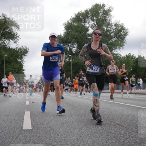 29.06.2025 - hella hamburg halbmarathon Luisa Fischer http://msf.ph/oto/8486224 29.06.2025 10:52:35 Kennedybrücke 15057, 3232, 2527, 6191, 097, 1584, 2527, 2668, 3232, 4403, 5781, 6191, 6497, 7203, 7650, 7936, 7947, 7948, 8065, 9245, 10333 meine-sportfotos.de