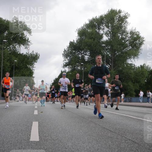 29.06.2025 - hella hamburg halbmarathon Luisa Fischer http://msf.ph/oto/8486278 29.06.2025 10:52:37 Kennedybrücke 15057, 7947, 7948, 10333, 19084, 1167, 1584, 2527, 2668, 3232, 4769, 5118, 5781, 6191, 6497, 7203, 7650, 7947, 7948, 8065, 9245, 10130, 10333 meine-sportfotos.de