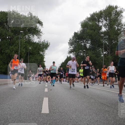 29.06.2025 - hella hamburg halbmarathon Luisa Fischer http://msf.ph/oto/8486319 29.06.2025 10:52:38 Kennedybrücke 15057, 11395, 1584, 5118, 7947, 7948, 1452, 7203, 10333, 1167, 1584, 2527, 2668, 3232, 4769, 5118, 5781, 6191, 6497, 7203, 7650, 7947, 7948, 8065, 10130, 10333, 10654 meine-sportfotos.de