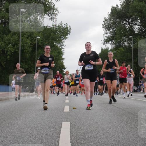 29.06.2025 - hella hamburg halbmarathon Luisa Fischer http://msf.ph/oto/8486630 29.06.2025 10:52:45 Kennedybrücke 13942, 10656, 2437, 2438, 10654, 11776, 7964, 17693, 15771, 2, 5118, 1167, 1584, 2716, 3253, 4769, 5118, 7203, 7650, 7947, 7948, 8065, 10130, 10654 meine-sportfotos.de