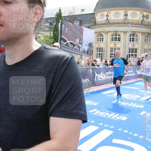 29.06.2025 - hella hamburg halbmarathon Michael Strokosch http://msf.ph/oto/8486717 29.06.2025 10:43:46 Ziel 1976, 3116, 4318, 6903, 6991, 9114, 9159, 11153, 11848, 13421, 14201, 14210, 15328, 15512, 15932, 16062, 16105, 18449, 19090 meine-sportfotos.de