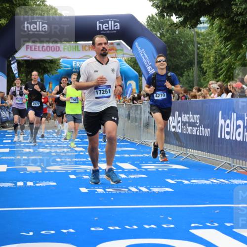 29.06.2025 - hella hamburg halbmarathon Strokosch-Dieckow http://msf.ph/oto/8486766 29.06.2025 10:44:44 Ziel 1782, 1941, 2098, 2970, 3004, 3098, 3785, 4270, 4915, 4991, 6490, 7056, 7167, 7325, 9720, 10669, 12161, 15185, 15233, 16834, 17251, 18107, 18437, 18464, 18868, 19206, 19207, 19210 meine-sportfotos.de