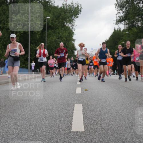 29.06.2025 - hella hamburg halbmarathon Luisa Fischer http://msf.ph/oto/8486833 29.06.2025 10:52:49 Kennedybrücke 13942, 10524, 1461, 11762, 566, 177, 15100, 2437, 2438, 5479, 1167, 2437, 2438, 2716, 3253, 4769, 5118, 5479, 5480, 7679, 10130, 10654, 10782 meine-sportfotos.de
