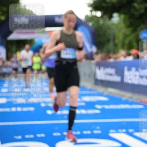 29.06.2025 - hella hamburg halbmarathon Strokosch-Dieckow http://msf.ph/oto/8486873 29.06.2025 10:44:41 Ziel 1782, 1941, 2365, 2402, 2970, 3004, 3785, 4270, 4915, 4991, 5476, 6490, 6495, 7325, 10669, 12711, 14351, 14798, 14816, 15185, 15233, 16224, 16834, 17251, 18107, 18437, 18464, 18539, 18560, 18868, 19206, 19207 meine-sportfotos.de