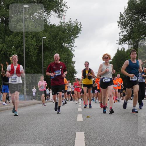 29.06.2025 - hella hamburg halbmarathon Luisa Fischer http://msf.ph/oto/8486921 29.06.2025 10:52:51 Kennedybrücke 8461, 16, 6566, 96, 2437, 2881, 2438, 15100, 879, 776, 2437, 2438, 2716, 3253, 5479, 5480, 7679, 10654, 10782 meine-sportfotos.de