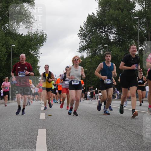 29.06.2025 - hella hamburg halbmarathon Luisa Fischer http://msf.ph/oto/8486957 29.06.2025 10:52:52 Kennedybrücke 51, 6566, 96, 1541, 1160, 2437, 186, 2438, 1238, 2437, 2438, 2716, 2997, 3253, 5479, 5480, 7679, 10782 meine-sportfotos.de