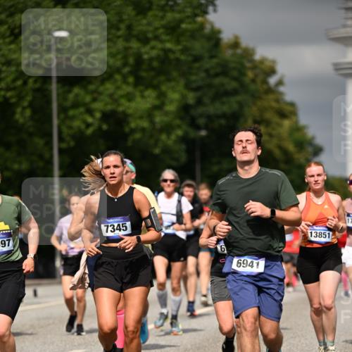 29.06.2025 - hella hamburg halbmarathon Dr. Thomas Lammeyer http://msf.ph/oto/8487027 29.06.2025 10:21:10 Kennedybrücke 1117, 1137, 1240, 1403, 2225, 2860, 2908, 3450, 3622, 5037, 5390, 5995, 6126, 6128, 6328, 6488, 6522, 6941, 6948, 7114, 7115, 7257, 7291, 7345, 7360, 7376, 8253, 8513, 8558, 8895, 8983, 9208, 9259, 9647, 9675, 10165, 10314, 10317, 10320, 10377, 10391, 10592, 10735, 10926 meine-sportfotos.de
