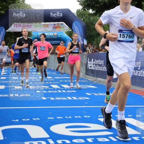 29.06.2025 - hella hamburg halbmarathon Strokosch-Dieckow http://msf.ph/oto/8487055 29.06.2025 10:45:15 Ziel 2188, 2367, 2470, 3186, 5706, 6054, 6375, 6575, 6819, 7087, 9105, 9302, 10064, 11469, 12783, 15563, 15636, 15651, 15741, 15760, 16513, 16685, 17120, 17499, 17960, 18346, 18718 meine-sportfotos.de
