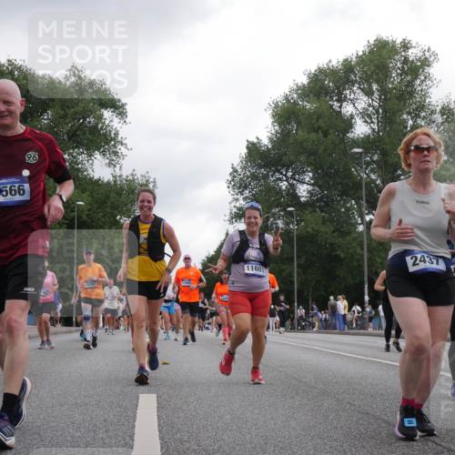 29.06.2025 - hella hamburg halbmarathon Luisa Fischer http://msf.ph/oto/8487060 29.06.2025 10:52:55 Kennedybrücke 566, 96, 10782, 1288, 11601, 2437, 15100, 16944, 1805, 2437, 2438, 2716, 2997, 5479, 5480, 7679, 10782 meine-sportfotos.de