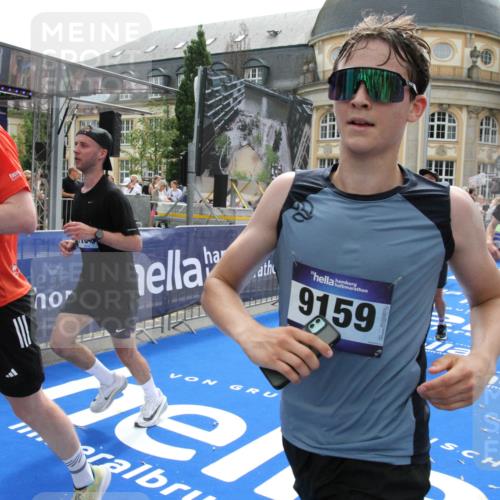 29.06.2025 - hella hamburg halbmarathon Michael Strokosch http://msf.ph/oto/8487066 29.06.2025 10:43:52 Ziel 1976, 3437, 3697, 3907, 5624, 5692, 6991, 7185, 9043, 9159, 9374, 10493, 11153, 11778, 11809, 11848, 12966, 13897, 14861, 15512, 16062, 16105, 18650, 18678, 19090 meine-sportfotos.de