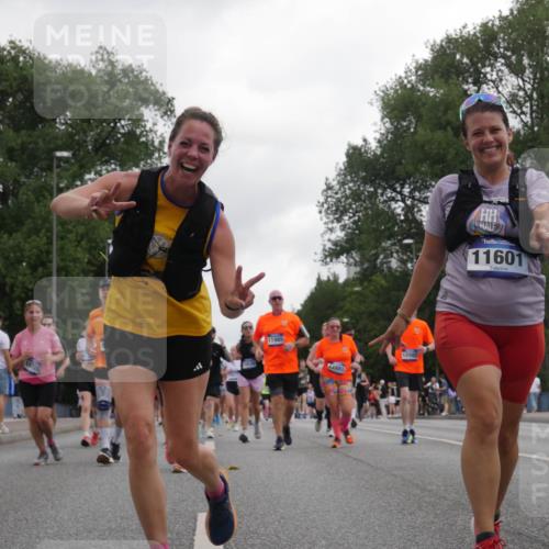 29.06.2025 - hella hamburg halbmarathon Luisa Fischer http://msf.ph/oto/8487113 29.06.2025 10:52:56 Kennedybrücke 10785, 11865, 12881, 12882, 11601, 1805, 2437, 2438, 2716, 2997, 5479, 5480, 7679, 9162, 10782 meine-sportfotos.de