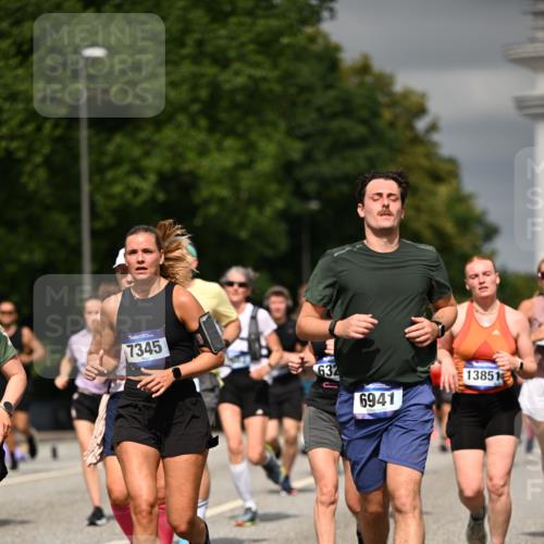 29.06.2025 - hella hamburg halbmarathon Dr. Thomas Lammeyer http://msf.ph/oto/8487210 29.06.2025 10:21:10 Kennedybrücke 1117, 1137, 1240, 1403, 2225, 2860, 2908, 3450, 3622, 5037, 5390, 5995, 6126, 6128, 6328, 6488, 6522, 6941, 6948, 7114, 7115, 7257, 7291, 7345, 7360, 7376, 8253, 8513, 8558, 8895, 8983, 9208, 9259, 9647, 9675, 10165, 10314, 10317, 10320, 10377, 10391, 10592, 10735, 10926 meine-sportfotos.de