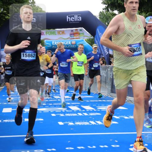 29.06.2025 - hella hamburg halbmarathon Strokosch-Dieckow http://msf.ph/oto/8487211 29.06.2025 10:44:33 Ziel 1057, 1468, 1782, 2365, 2402, 3305, 4991, 5476, 6490, 6495, 7322, 7710, 8928, 10669, 12554, 12711, 14351, 14464, 14667, 14798, 14816, 15862, 16224, 17097, 17729, 18107, 18437, 18464, 18539, 18560, 18765, 18868, 19206 meine-sportfotos.de