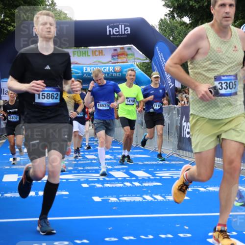 29.06.2025 - hella hamburg halbmarathon Strokosch-Dieckow http://msf.ph/oto/8487226 29.06.2025 10:44:33 Ziel 1057, 1468, 1782, 2365, 2402, 3305, 4991, 5476, 6490, 6495, 7322, 7710, 8928, 10669, 12554, 12711, 14351, 14464, 14667, 14798, 14816, 15862, 16224, 17097, 17729, 18107, 18437, 18464, 18539, 18560, 18765, 18868, 19206 meine-sportfotos.de