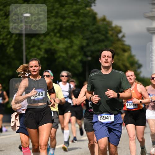 29.06.2025 - hella hamburg halbmarathon Dr. Thomas Lammeyer http://msf.ph/oto/8487228 29.06.2025 10:21:11 Kennedybrücke 1083, 1117, 1137, 1240, 1403, 2225, 2860, 2908, 3450, 3622, 5037, 5390, 5995, 6126, 6128, 6328, 6488, 6520, 6522, 6941, 6948, 7114, 7115, 7257, 7291, 7345, 7360, 7376, 8253, 8513, 8558, 8895, 8983, 9259, 9647, 9675, 10165, 10314, 10317, 10320, 10377, 10592, 10735, 10926 meine-sportfotos.de