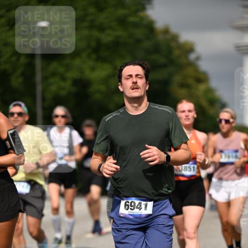 29.06.2025 - hella hamburg halbmarathon Dr. Thomas Lammeyer http://msf.ph/oto/8487243 29.06.2025 10:21:12 Kennedybrücke 1083, 1117, 1137, 1240, 1403, 2225, 2860, 2908, 3210, 3450, 3622, 5037, 5390, 5995, 6126, 6128, 6328, 6488, 6520, 6522, 6941, 6948, 7114, 7115, 7291, 7345, 7376, 8253, 8513, 8558, 8895, 8983, 9259, 9647, 9675, 10165, 10314, 10317, 10320, 10377, 10592, 10735, 10926 meine-sportfotos.de