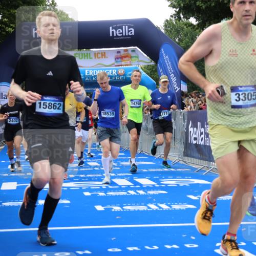 29.06.2025 - hella hamburg halbmarathon Strokosch-Dieckow http://msf.ph/oto/8487244 29.06.2025 10:44:33 Ziel 1057, 1468, 1782, 2365, 2402, 3305, 4991, 5476, 6490, 6495, 7322, 7710, 8928, 10669, 12554, 12711, 14351, 14464, 14667, 14798, 14816, 15862, 16224, 17097, 17729, 18107, 18437, 18464, 18539, 18560, 18765, 18868, 19206 meine-sportfotos.de