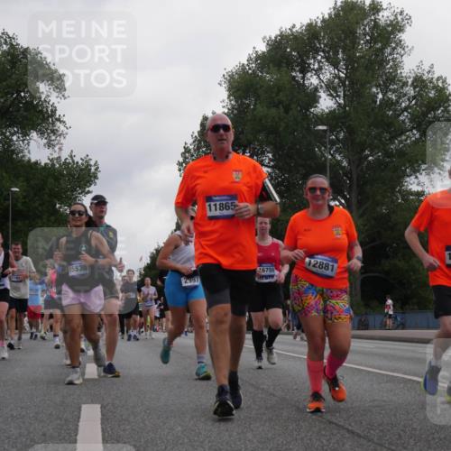 29.06.2025 - hella hamburg halbmarathon Luisa Fischer http://msf.ph/oto/8487249 29.06.2025 10:53:00 Kennedybrücke 15411, 11031, 118, 15530, 11865, 2997, 6759, 12881, 12882, 1805, 2541, 2997, 5106, 7679, 9015, 9162, 10038, 10782 meine-sportfotos.de