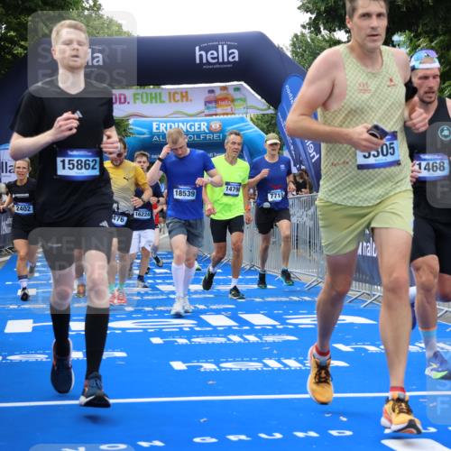 29.06.2025 - hella hamburg halbmarathon Strokosch-Dieckow http://msf.ph/oto/8487316 29.06.2025 10:44:33 Ziel 1057, 1468, 1782, 2365, 2402, 3305, 4991, 5476, 6490, 6495, 7322, 7710, 8928, 10669, 12554, 12711, 14351, 14464, 14667, 14798, 14816, 15862, 16224, 17097, 17729, 18107, 18437, 18464, 18539, 18560, 18765, 18868, 19206 meine-sportfotos.de