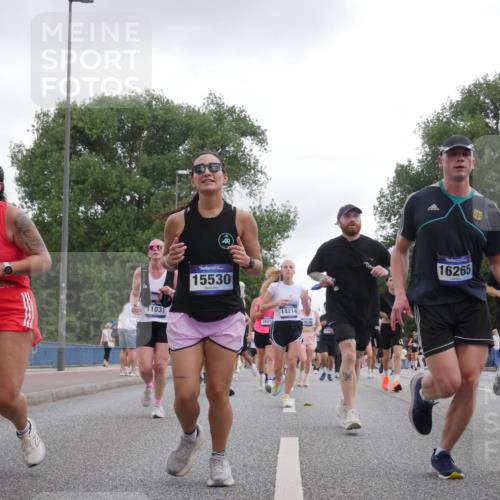 29.06.2025 - hella hamburg halbmarathon Luisa Fischer http://msf.ph/oto/8487324 29.06.2025 10:53:02 Kennedybrücke 15, 1103, 15530, 1601, 14214, 1763, 16265, 1805, 2541, 2997, 4589, 5106, 9015, 9162, 10038, 10782 meine-sportfotos.de