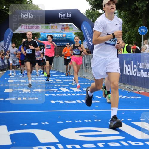 29.06.2025 - hella hamburg halbmarathon Strokosch-Dieckow http://msf.ph/oto/8487400 29.06.2025 10:45:14 Ziel 2188, 2270, 2367, 2470, 3186, 5706, 6054, 6375, 6575, 6819, 7087, 9105, 9302, 10064, 11469, 12783, 15563, 15636, 15651, 15741, 15760, 16513, 16685, 16689, 17120, 17499, 17960, 18346, 18718 meine-sportfotos.de