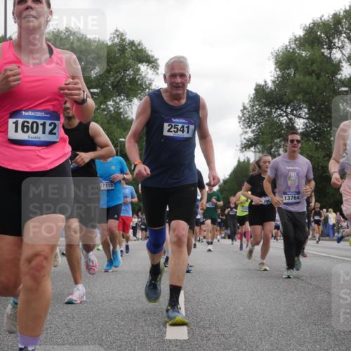 29.06.2025 - hella hamburg halbmarathon Luisa Fischer http://msf.ph/oto/8487471 29.06.2025 10:53:07 Kennedybrücke 16012, 2541, 17315, 14389, 1439, 13764, 10038, 1805, 2541, 4589, 5106, 5997, 6694, 9015, 9162, 10038, 10704 meine-sportfotos.de