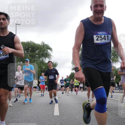 29.06.2025 - hella hamburg halbmarathon Luisa Fischer http://msf.ph/oto/8487515 29.06.2025 10:53:08 Kennedybrücke 1046, 24, 17315, 14545, 17647, 14389, 14390, 2541, 14184, 1805, 2541, 2927, 3070, 4589, 5106, 5997, 6680, 6694, 9015, 9162, 10038, 10704 meine-sportfotos.de