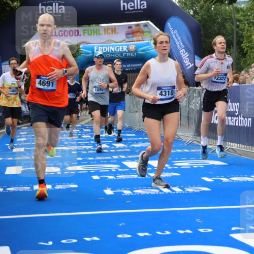 29.06.2025 - hella hamburg halbmarathon Strokosch-Dieckow http://msf.ph/oto/8487540 29.06.2025 10:44:25 Ziel 1057, 1220, 1902, 3305, 4310, 4691, 7191, 7322, 8928, 12327, 12528, 12554, 14464, 14667, 15862, 16547, 16803, 17097, 17729, 18765, 18806 meine-sportfotos.de