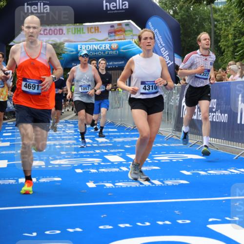 29.06.2025 - hella hamburg halbmarathon Strokosch-Dieckow http://msf.ph/oto/8487554 29.06.2025 10:44:25 Ziel 1057, 1220, 1902, 3305, 4310, 4691, 7191, 7322, 8928, 12327, 12528, 12554, 14464, 14667, 15862, 16547, 16803, 17097, 17729, 18765, 18806 meine-sportfotos.de