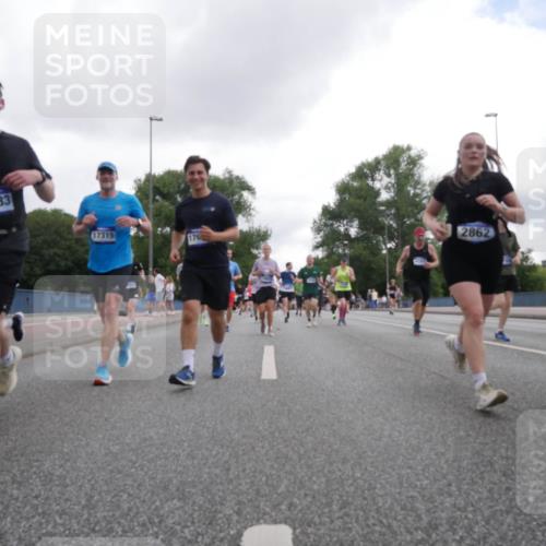29.06.2025 - hella hamburg halbmarathon Luisa Fischer http://msf.ph/oto/8487567 29.06.2025 10:53:10 Kennedybrücke 10683, 17315, 2862, 1525, 2541, 2927, 3070, 4589, 5106, 5997, 6680, 6694, 6989, 9015, 9261, 10038, 10704 meine-sportfotos.de