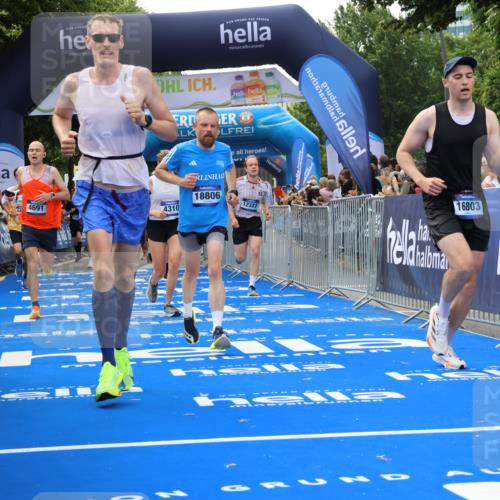 29.06.2025 - hella hamburg halbmarathon Strokosch-Dieckow http://msf.ph/oto/8487640 29.06.2025 10:44:23 Ziel 1057, 1220, 1413, 1902, 4310, 4691, 5275, 7191, 7322, 8928, 9444, 12327, 12528, 12554, 14464, 14667, 16547, 16803, 16893, 17729, 18765, 18806 meine-sportfotos.de