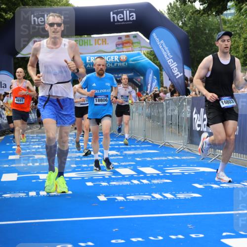 29.06.2025 - hella hamburg halbmarathon Strokosch-Dieckow http://msf.ph/oto/8487690 29.06.2025 10:44:23 Ziel 1057, 1220, 1413, 1902, 4310, 4691, 5275, 7191, 7322, 8928, 9444, 12327, 12528, 12554, 14464, 14667, 16547, 16803, 16893, 17729, 18765, 18806 meine-sportfotos.de