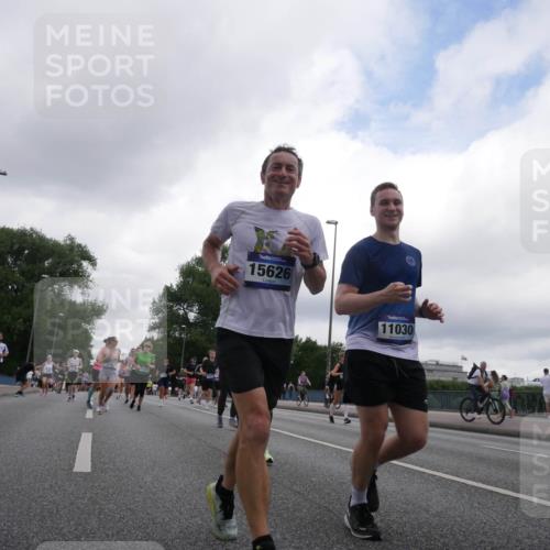 29.06.2025 - hella hamburg halbmarathon Luisa Fischer http://msf.ph/oto/8487721 29.06.2025 10:53:14 Kennedybrücke 15626, 11030, 1525, 2927, 3070, 4589, 5997, 6680, 6694, 6989, 8254, 9261, 10060, 10704 meine-sportfotos.de