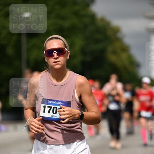 29.06.2025 - hella hamburg halbmarathon Dr. Thomas Lammeyer http://msf.ph/oto/8487830 29.06.2025 10:21:15 Kennedybrücke 1083, 1137, 1403, 2225, 2860, 2908, 3210, 3450, 3466, 3622, 5037, 5390, 5995, 6126, 6128, 6328, 6488, 6520, 6522, 6786, 6941, 6948, 7114, 7115, 7291, 7345, 8253, 8309, 8513, 8558, 8895, 8983, 9259, 9647, 10377, 10592, 10735 meine-sportfotos.de