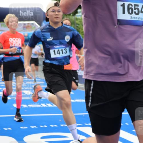 29.06.2025 - hella hamburg halbmarathon Strokosch-Dieckow http://msf.ph/oto/8487853 29.06.2025 10:44:19 Ziel 1057, 1220, 1413, 1415, 1902, 4310, 4691, 5275, 5884, 7005, 7191, 8722, 9444, 12159, 12327, 12528, 14687, 15225, 16301, 16316, 16547, 16803, 16893, 18691, 18806 meine-sportfotos.de