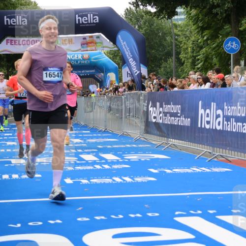 29.06.2025 - hella hamburg halbmarathon Strokosch-Dieckow http://msf.ph/oto/8487904 29.06.2025 10:44:18 Ziel 1220, 1413, 1415, 1902, 4310, 4691, 5275, 5884, 7005, 7191, 8722, 9444, 12159, 12327, 12528, 14686, 14687, 15225, 15280, 16301, 16316, 16547, 16803, 16893, 18691, 18806 meine-sportfotos.de