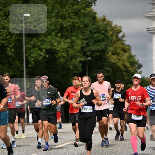 29.06.2025 - hella hamburg halbmarathon Dr. Thomas Lammeyer http://msf.ph/oto/8487920 29.06.2025 10:21:16 Kennedybrücke 1083, 1137, 1403, 2225, 2860, 2908, 3210, 3450, 3464, 3466, 3622, 5390, 5995, 6126, 6128, 6328, 6488, 6520, 6522, 6786, 6941, 6948, 7114, 7115, 7291, 7345, 8253, 8309, 8513, 8558, 8895, 8983, 9259, 9647, 10377, 10592, 10735 meine-sportfotos.de
