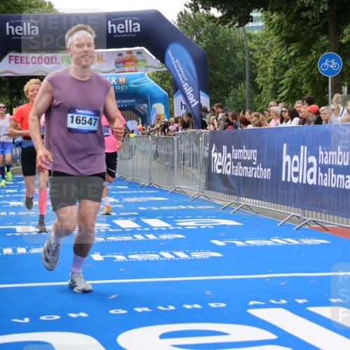 29.06.2025 - hella hamburg halbmarathon Strokosch-Dieckow http://msf.ph/oto/8487944 29.06.2025 10:44:18 Ziel 1220, 1413, 1415, 1902, 4310, 4691, 5275, 5884, 7005, 7191, 8722, 9444, 12159, 12327, 12528, 14686, 14687, 15225, 15280, 16301, 16316, 16547, 16803, 16893, 18691, 18806 meine-sportfotos.de