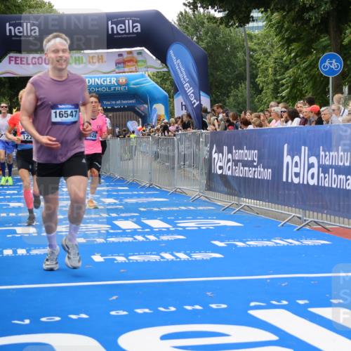 29.06.2025 - hella hamburg halbmarathon Strokosch-Dieckow http://msf.ph/oto/8487970 29.06.2025 10:44:18 Ziel 1220, 1413, 1415, 1902, 4310, 4691, 5275, 5884, 7005, 7191, 8722, 9444, 12159, 12327, 12528, 14686, 14687, 15225, 15280, 16301, 16316, 16547, 16803, 16893, 18691, 18806 meine-sportfotos.de