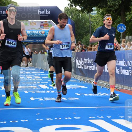 29.06.2025 - hella hamburg halbmarathon Strokosch-Dieckow http://msf.ph/oto/8487983 29.06.2025 10:44:16 Ziel 1220, 1413, 1415, 1902, 4999, 5231, 5275, 5884, 7005, 7191, 8722, 9444, 12159, 12528, 14686, 14687, 15225, 15280, 16301, 16316, 16547, 16803, 16893, 17748, 18691 meine-sportfotos.de