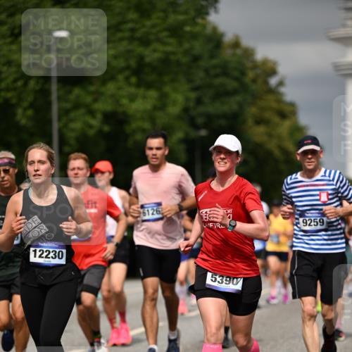 29.06.2025 - hella hamburg halbmarathon Dr. Thomas Lammeyer http://msf.ph/oto/8487991 29.06.2025 10:21:18 Kennedybrücke 1083, 1137, 1403, 2225, 2860, 2908, 3210, 3464, 3466, 3622, 5390, 5929, 5995, 6126, 6128, 6328, 6488, 6520, 6522, 6786, 6941, 6948, 7114, 7115, 7291, 7345, 8253, 8309, 8513, 8558, 8895, 8983, 9259, 9647, 10377, 10592, 10735 meine-sportfotos.de