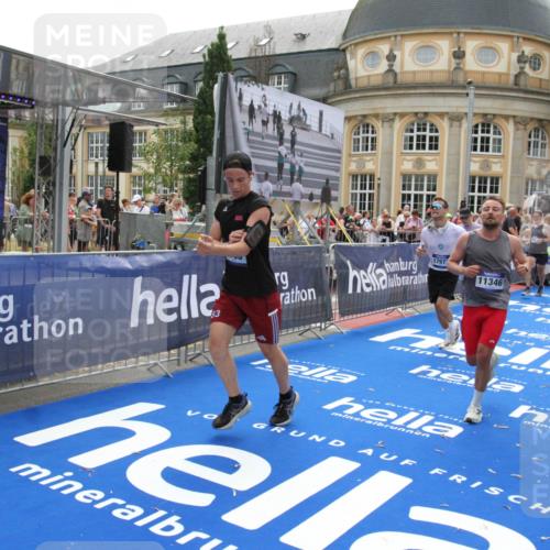 29.06.2025 - hella hamburg halbmarathon Michael Strokosch http://msf.ph/oto/8488023 29.06.2025 10:44:08 Ziel 1391, 1558, 2816, 3021, 6705, 9081, 9633, 10193, 10930, 11346, 13123, 16506, 16648, 16697, 17516, 17977, 18004 meine-sportfotos.de