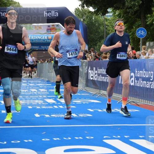 29.06.2025 - hella hamburg halbmarathon Strokosch-Dieckow http://msf.ph/oto/8488064 29.06.2025 10:44:16 Ziel 1220, 1413, 1415, 1902, 4999, 5231, 5275, 5884, 7005, 7191, 8722, 9444, 12159, 12528, 14686, 14687, 15225, 15280, 16301, 16316, 16547, 16803, 16893, 17748, 18691 meine-sportfotos.de