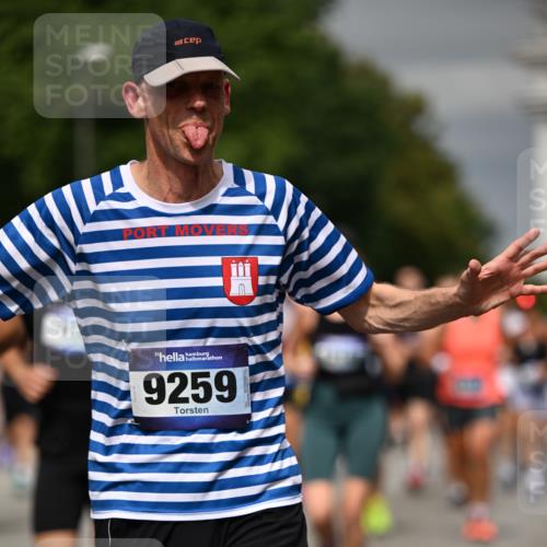29.06.2025 - hella hamburg halbmarathon Dr. Thomas Lammeyer http://msf.ph/oto/8488112 29.06.2025 10:21:21 Kennedybrücke 1083, 1137, 1403, 2225, 2860, 2908, 3210, 3464, 3466, 3802, 3803, 5390, 5929, 5930, 5995, 6126, 6128, 6328, 6352, 6488, 6520, 6522, 6786, 6941, 7114, 7115, 7291, 7345, 7945, 8210, 8253, 8309, 8558, 8895, 8983, 9259, 9647, 10377, 10460, 10592, 10620, 10735 meine-sportfotos.de